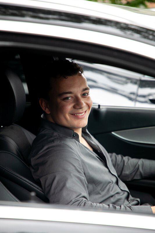 Mike in seinem Autohaus